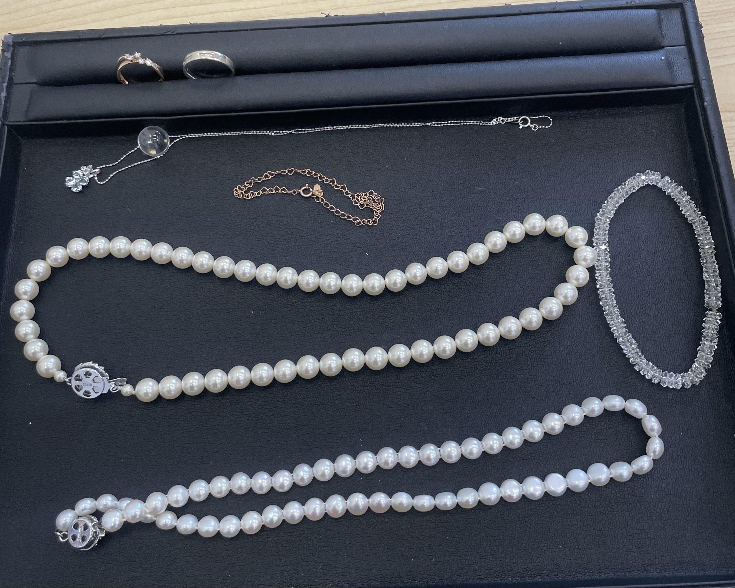 素材が不明なアクセサリーもぜひ当店へお持ち込みくださいませ！