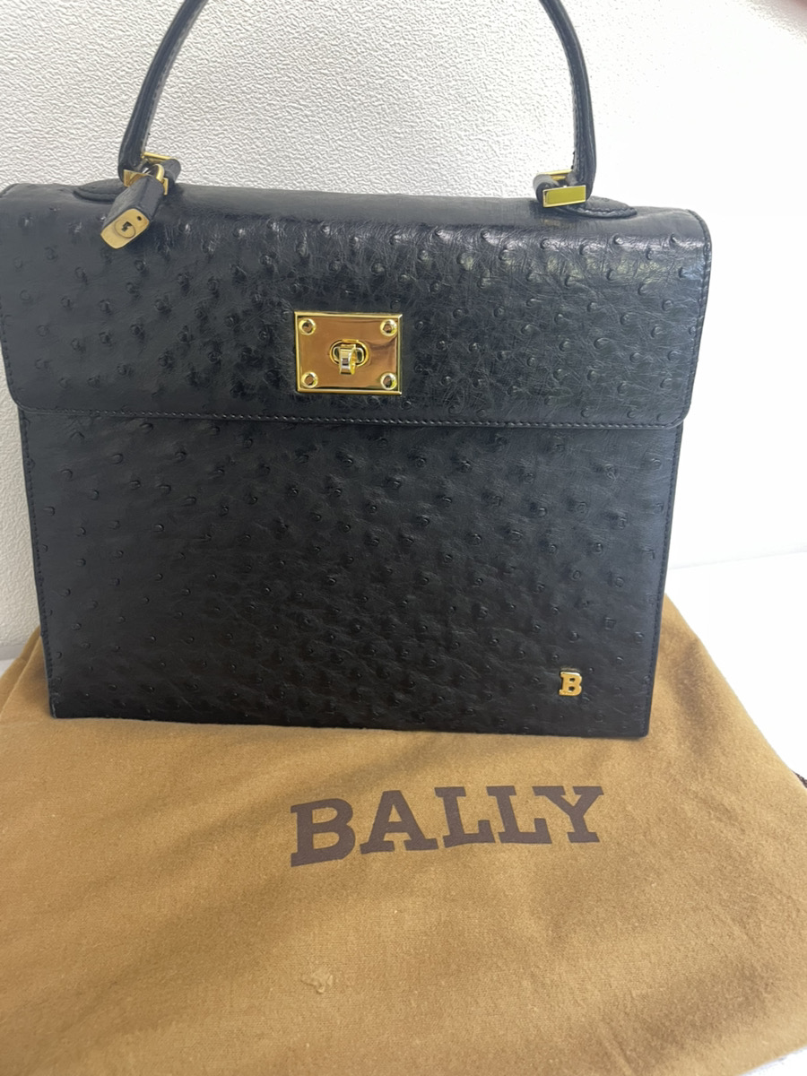 ヴィンテージバッグも査定いたします！