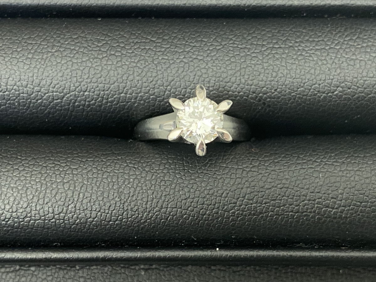 ダイヤや色石の相場が良い今♪