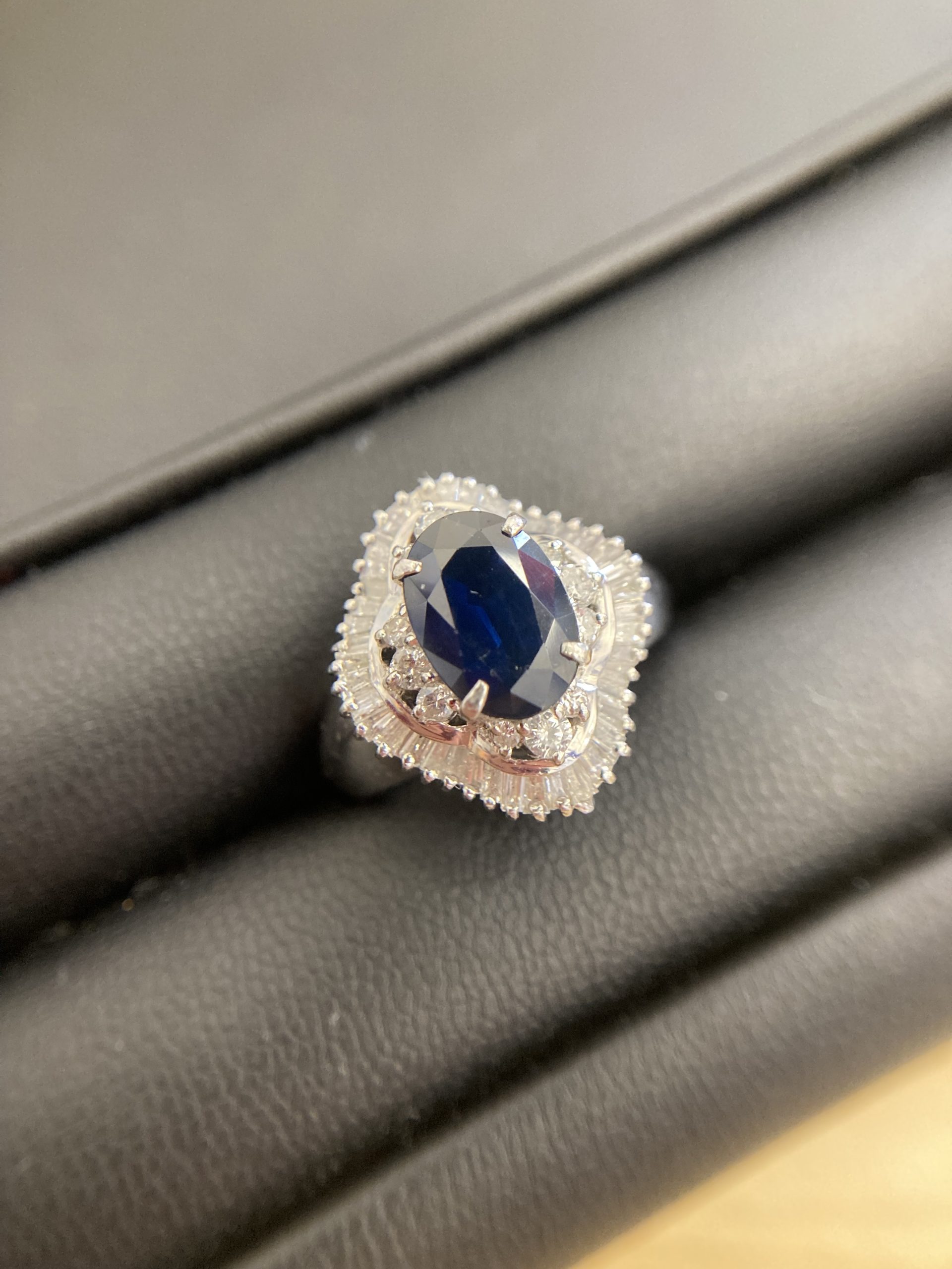 サファイアダイヤリングをお買取りさせて頂きました♪