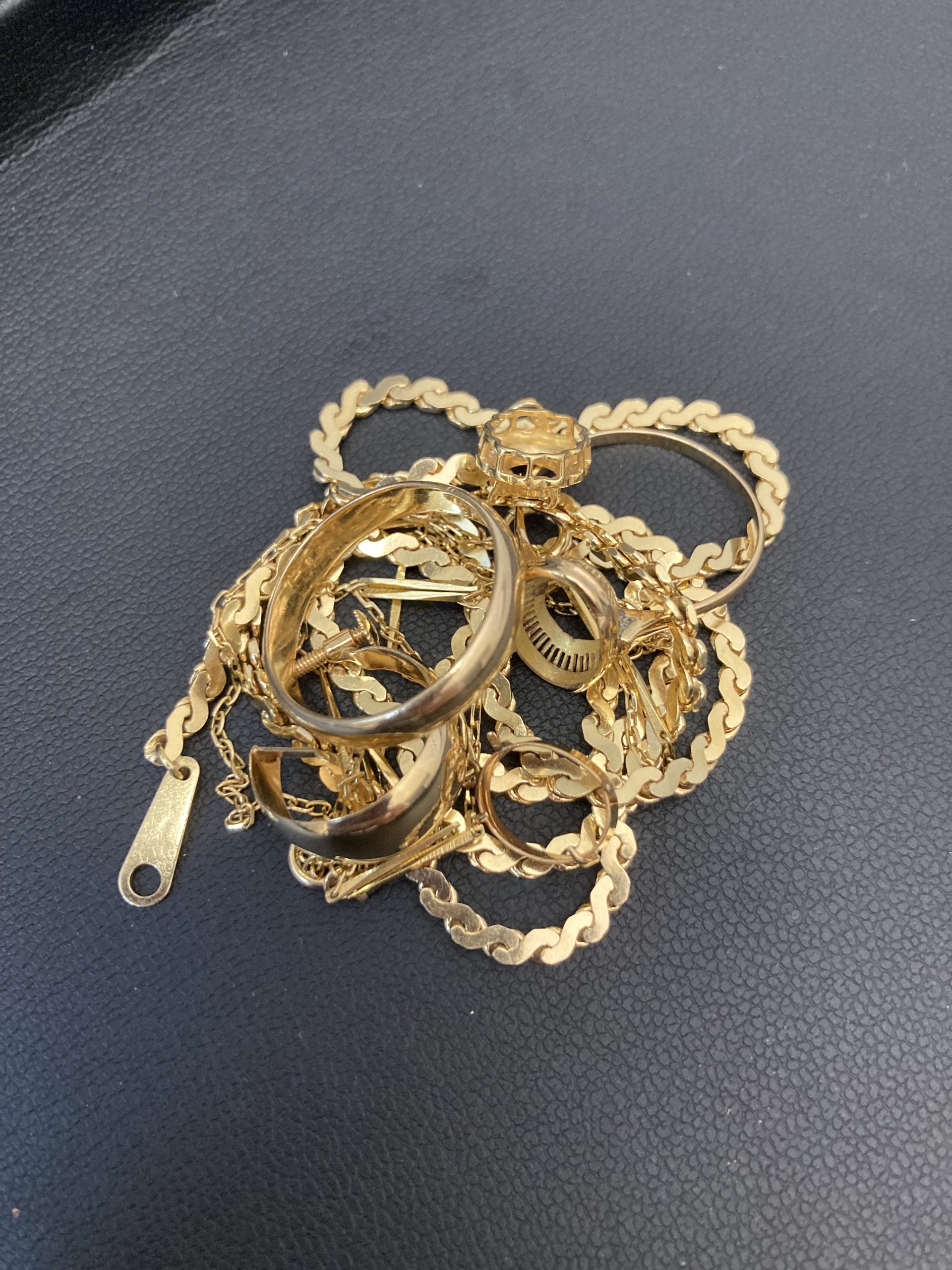 石が取れたリングや古いアクセサリーをお買取りさせて頂きました♪