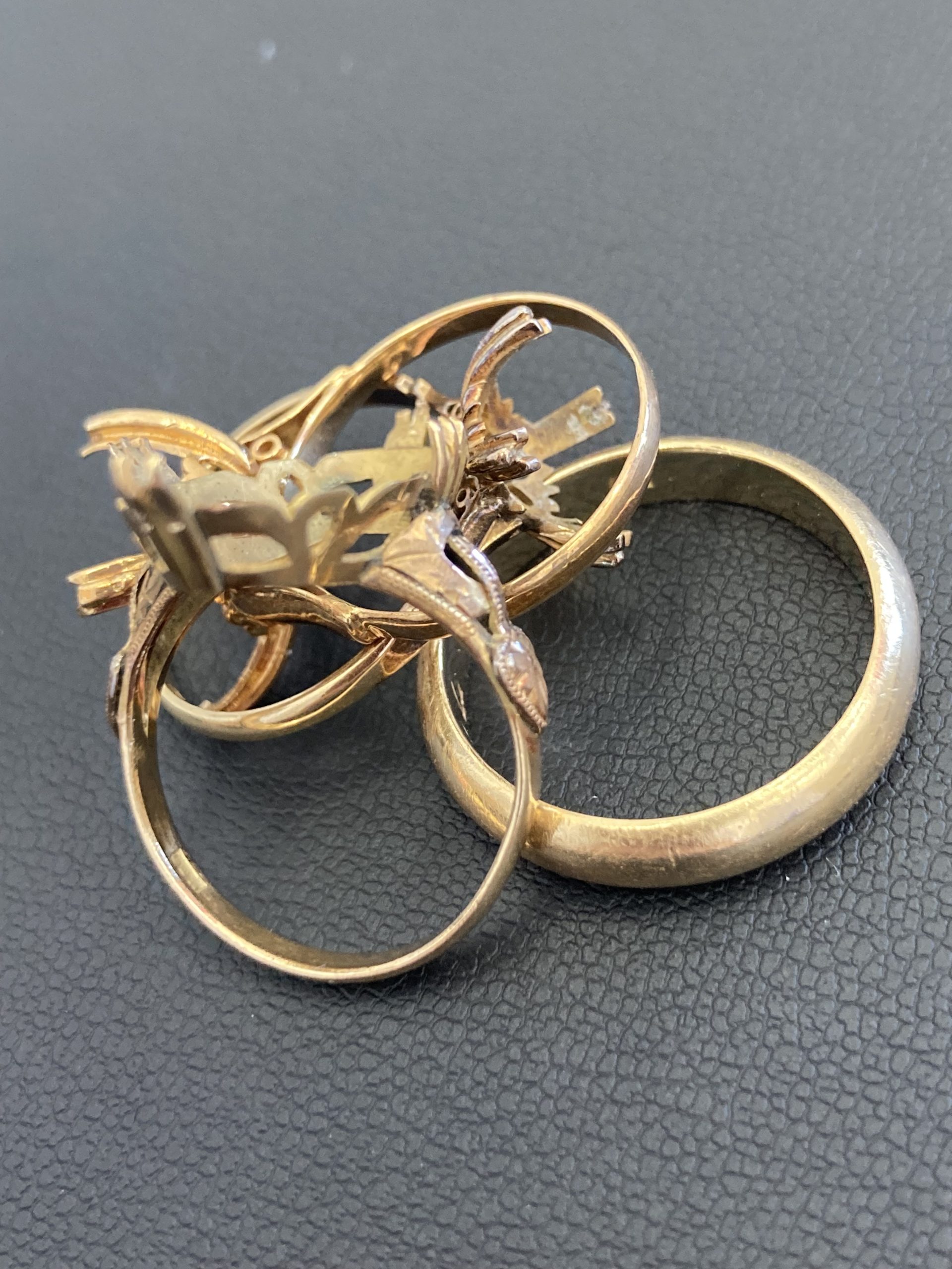 切れていても石が外れていても大丈夫です！！