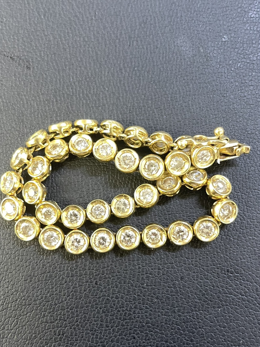 テニスブレスのお買取りを致しました！！