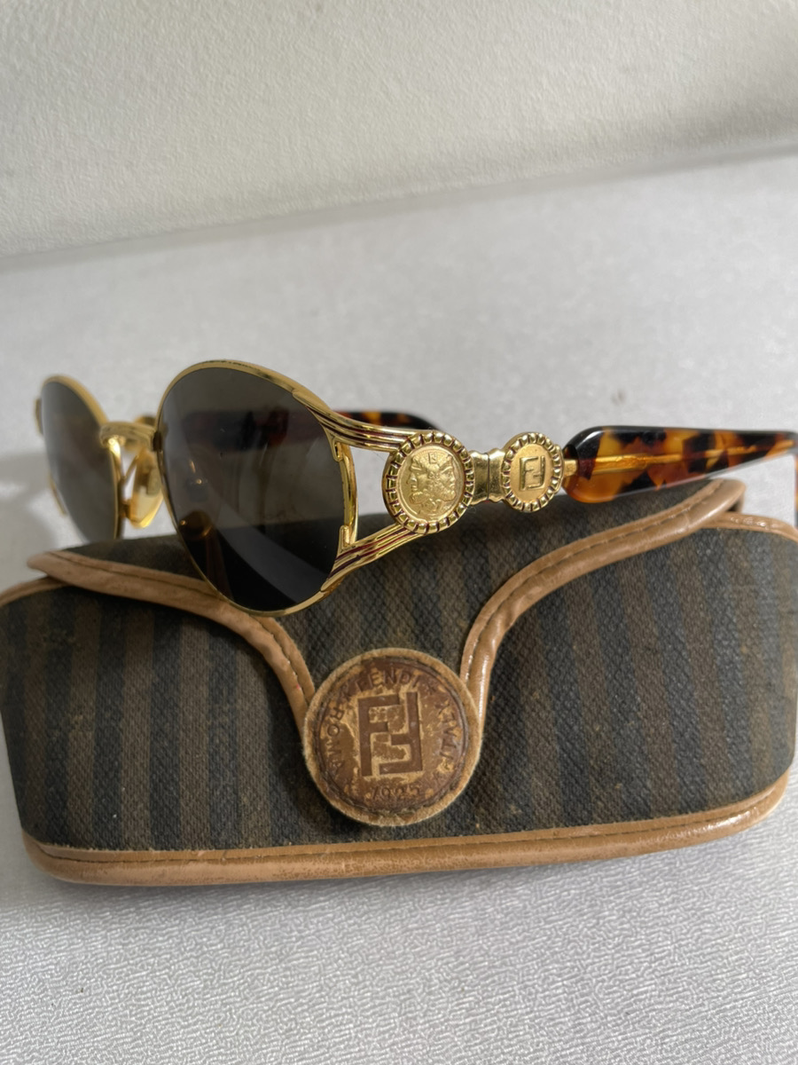 ヴィンテージのアクセ、サングラス査定します。