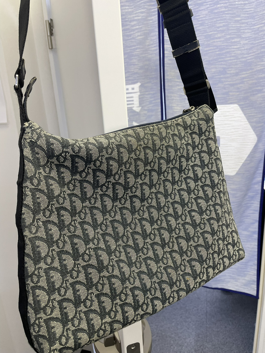 ヴィンテージバッグも得意分野です。