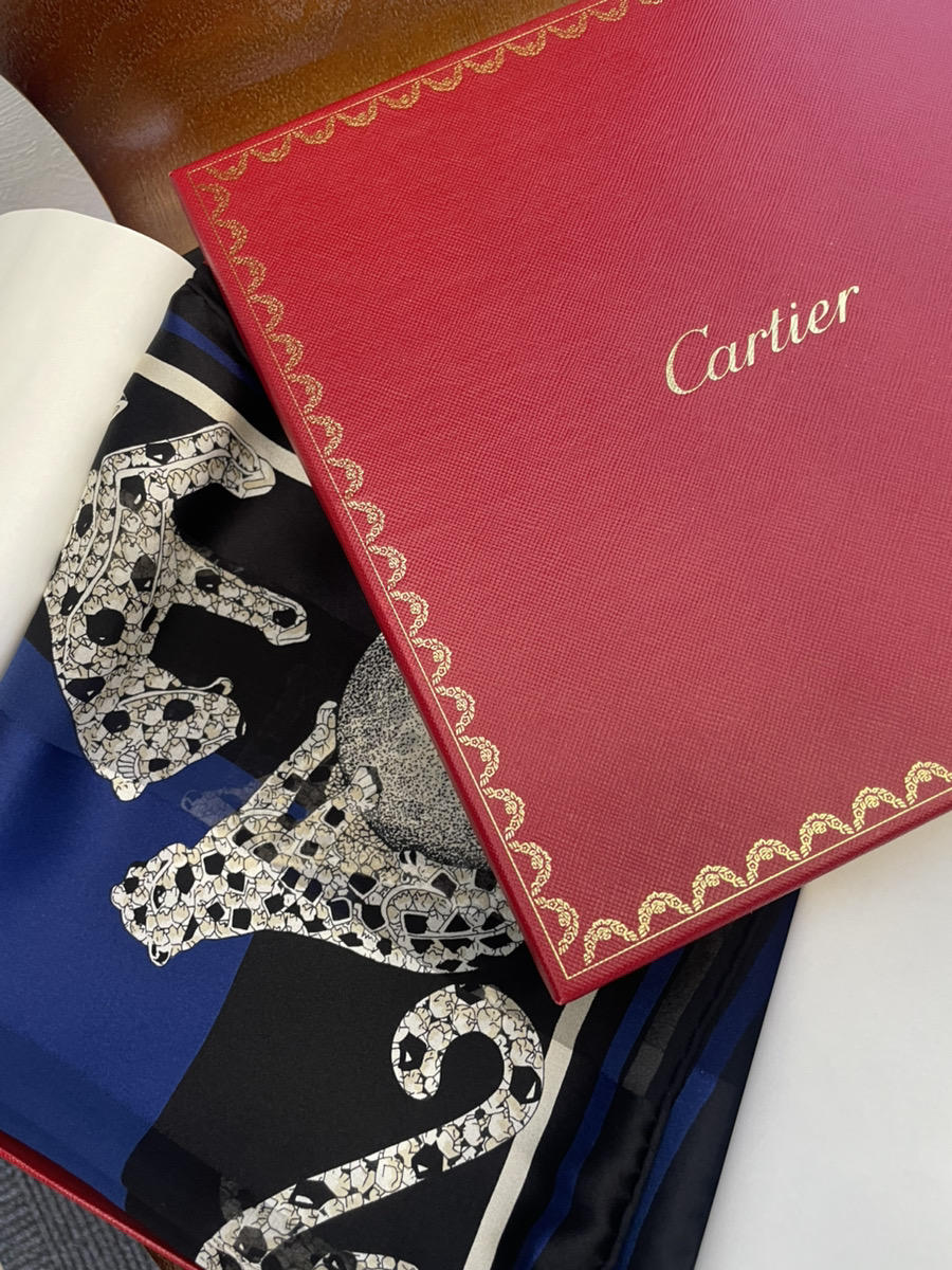 ブランドスカーフ